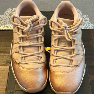 Air Jordan 11 Retro Low ‘Rose Gold’